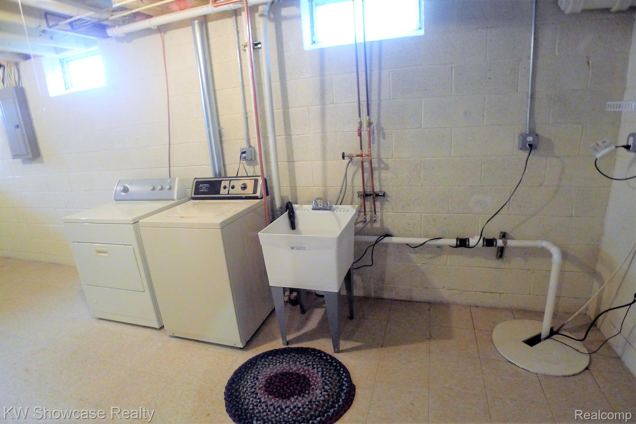 7131 Springridge Road West Bloomfield, MI 48322 - Photo 30 of 47 Laundry Area, Sump-Pump
