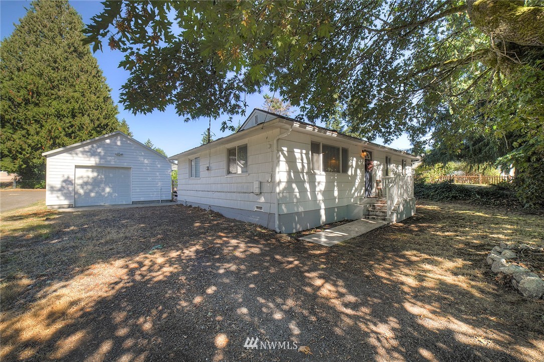 2508 Sheridan Road Bremerton, WA 98310 - Photo 2 of 28 Gallery Image 2