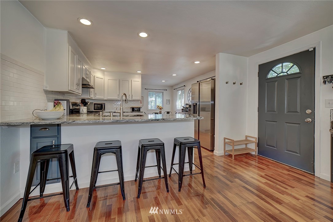 2508 Sheridan Road Bremerton, WA 98310 - Photo 4 of 28 Gallery Image 4