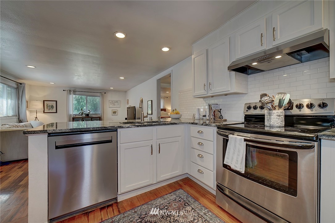 2508 Sheridan Road Bremerton, WA 98310 - Photo 6 of 28 Gallery Image 6