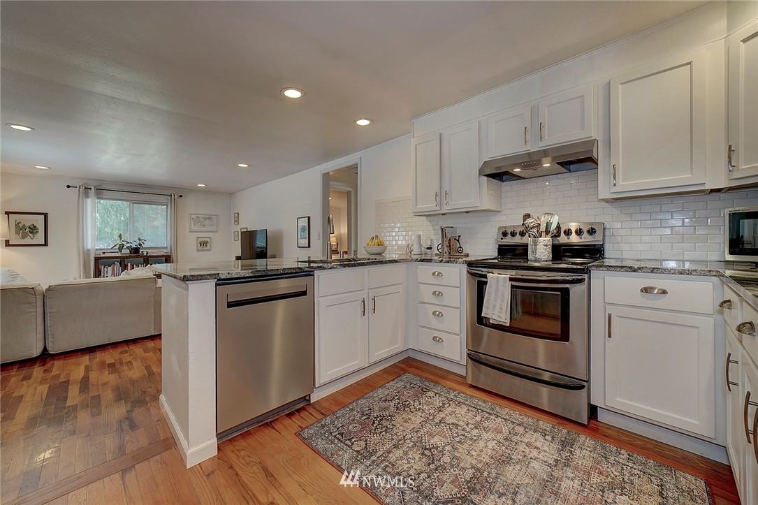 2508 Sheridan Road Bremerton, WA 98310 - Photo 9 of 28 Gallery Image 9