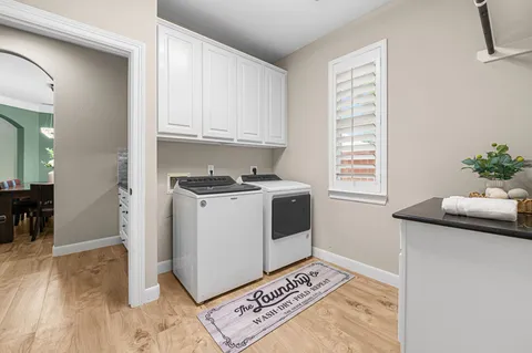 $840,000 | 27903 Bracken Hurst Drive, Katy, TX 77494
