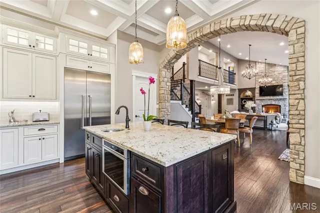 $1,250,000 | 809 Tara Estates Court, Chesterfield, MO 63005