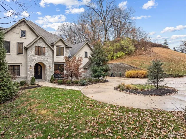 $1,250,000 | 809 Tara Estates Court, Chesterfield, MO 63005