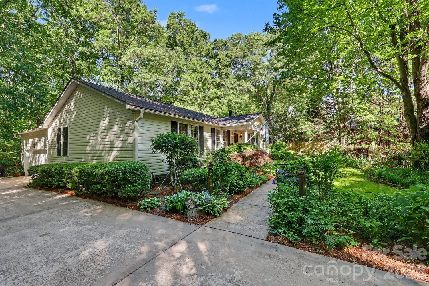 10112 Idlewild Road Matthews, NC 28105 - Photo 1 of 46