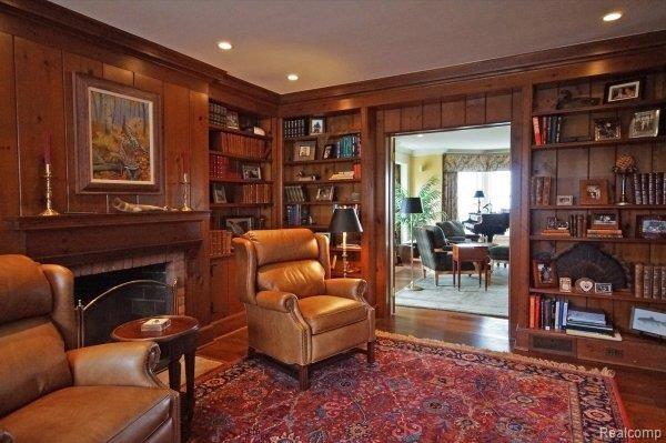890 Lake Shore Road Grosse Pointe, MI 48236 - Photo 7 of 25 Library