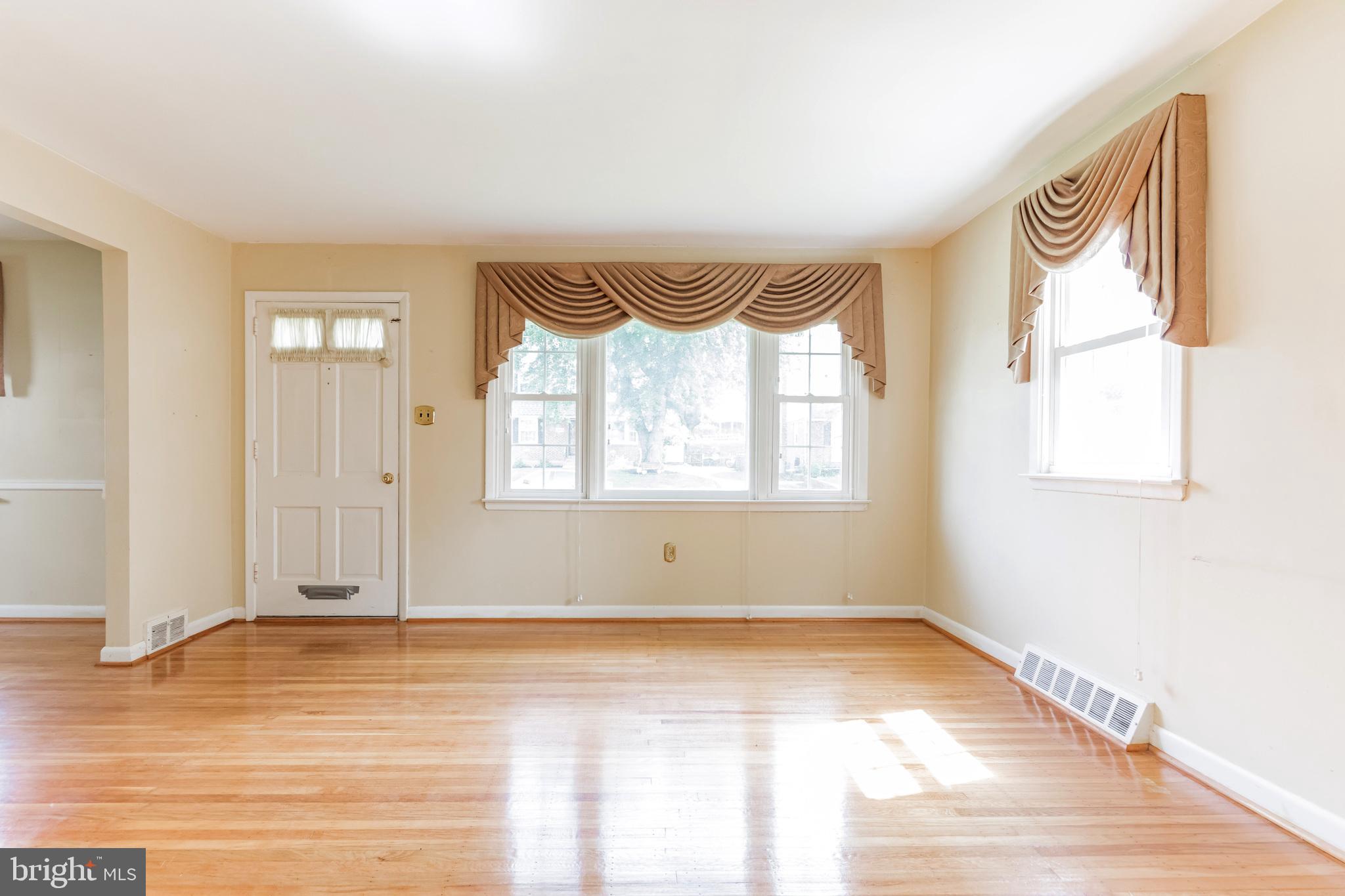 2948 Banner Road Willow Grove, PA 19090 - Photo 4 of 28 Gallery Image 4