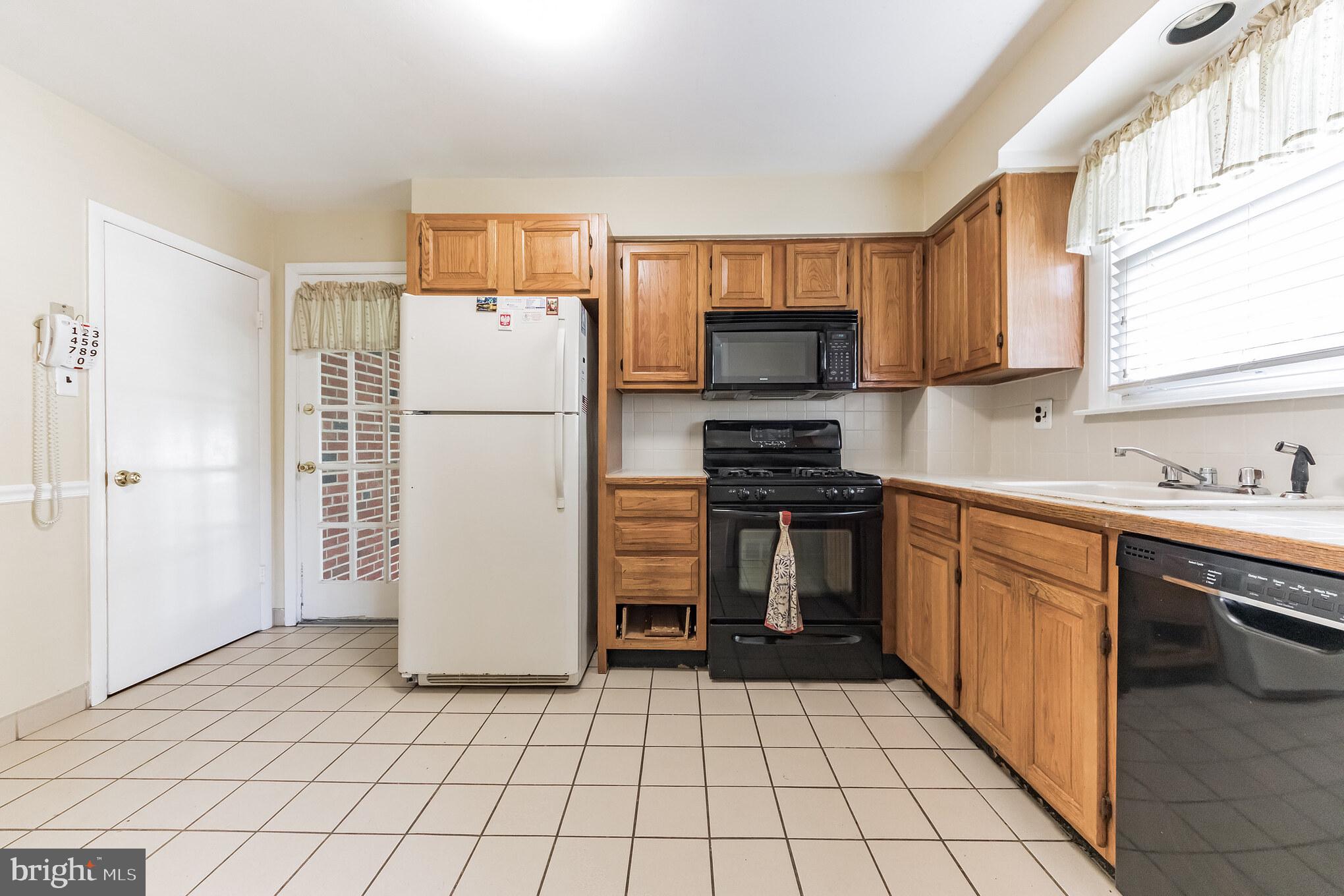 2948 Banner Road Willow Grove, PA 19090 - Photo 6 of 28 Gallery Image 6
