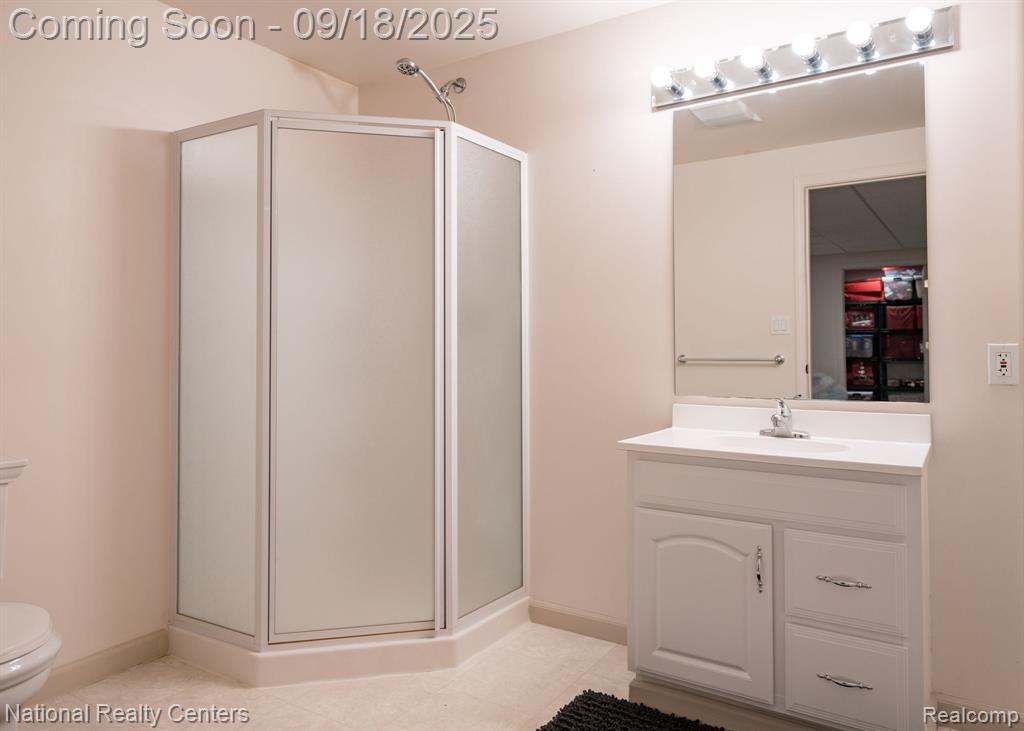 3851 Red Root Road Lake Orion, MI 48360 - Photo 44 of 53