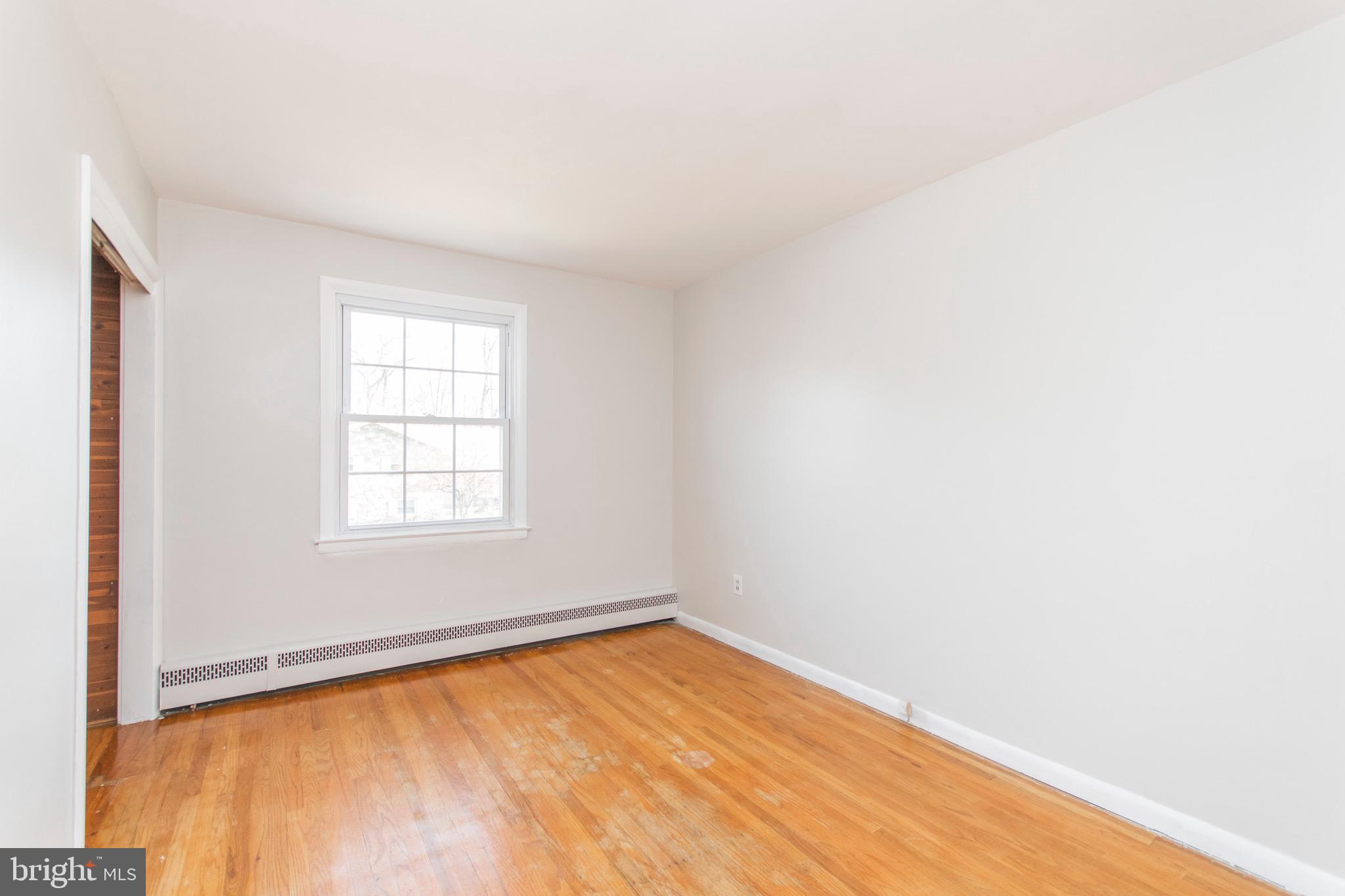 1074 Anna Road Huntingdon Valley, PA 19006 - Photo 14 of 35