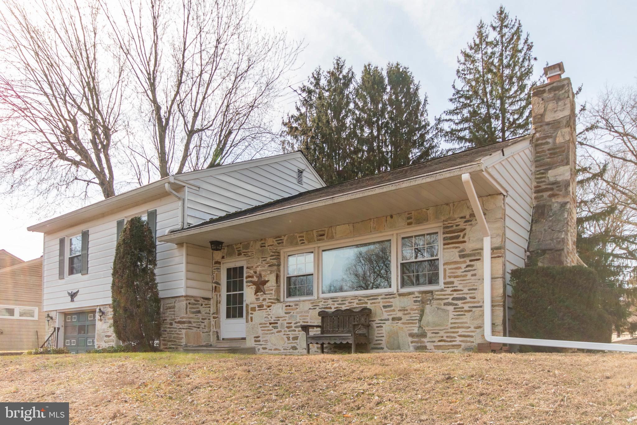 1074 Anna Road Huntingdon Valley, PA 19006 - Photo 3 of 35