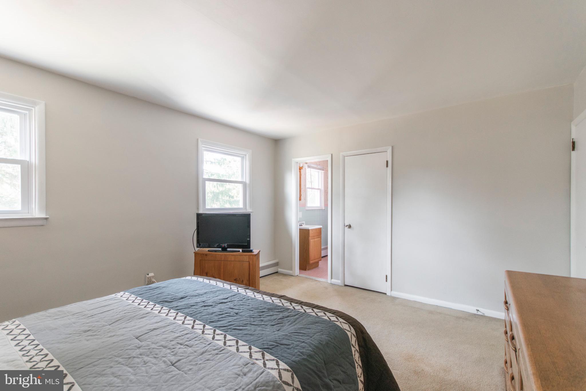 1074 Anna Road Huntingdon Valley, PA 19006 - Photo 23 of 35