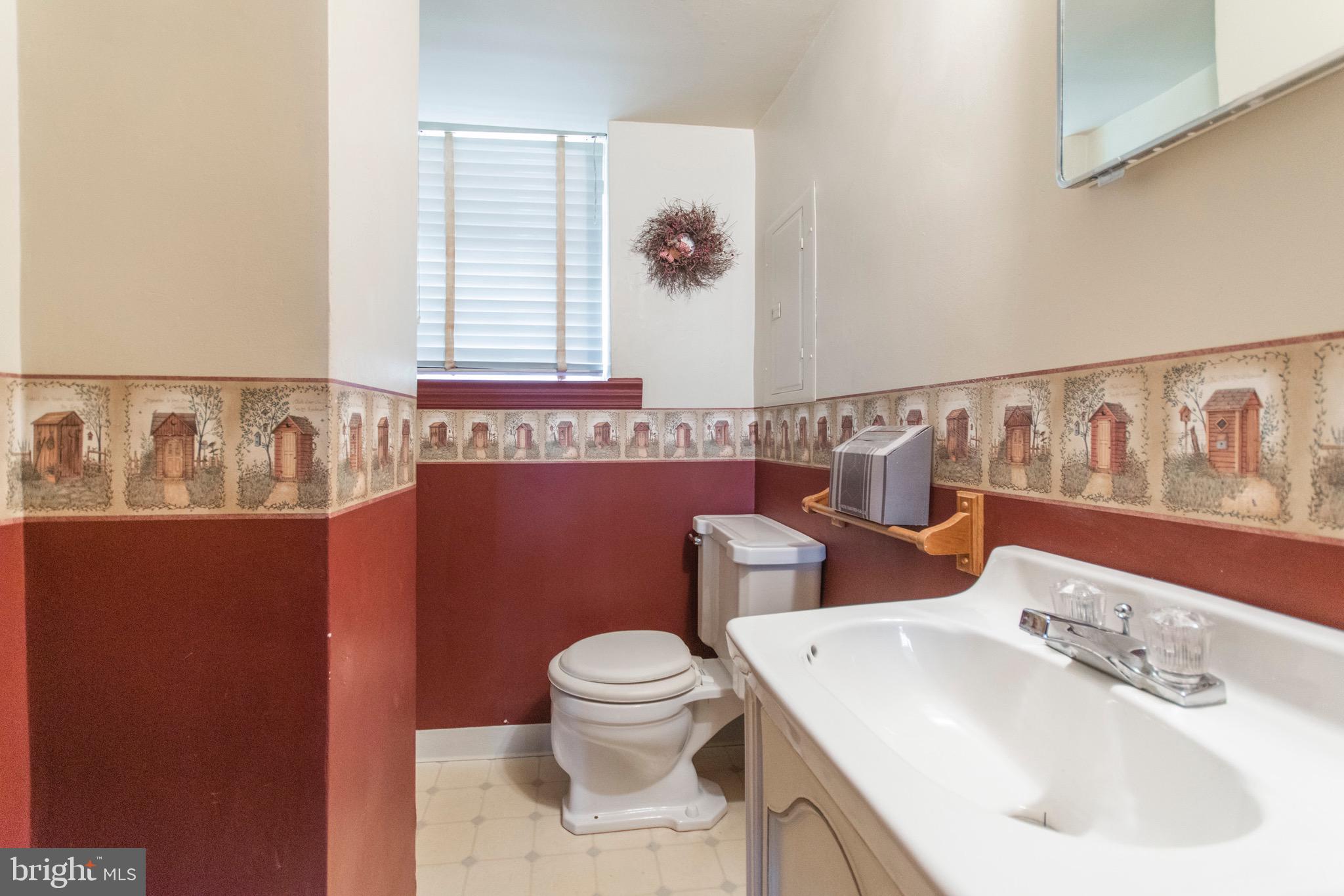 1074 Anna Road Huntingdon Valley, PA 19006 - Photo 27 of 35
