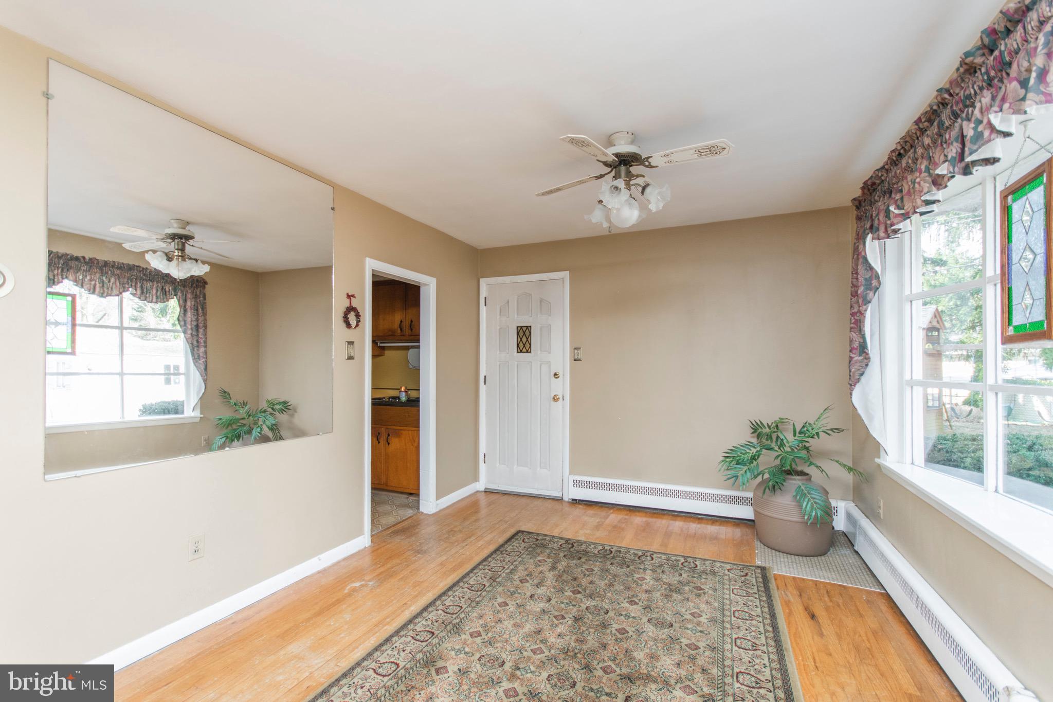 1074 Anna Road Huntingdon Valley, PA 19006 - Photo 8 of 35