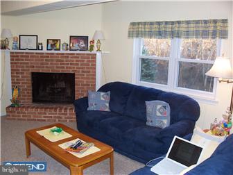 9 Forrester Road Horsham, PA 19044 - Photo 6 of 10 Family Room