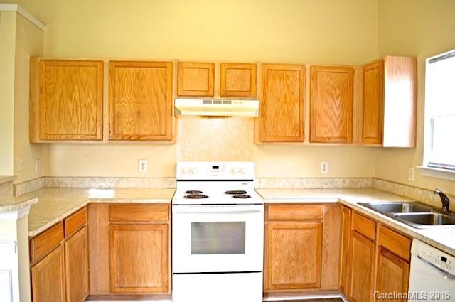 8216 Reames Road Charlotte, NC 28216 - Photo 5 of 12 Gallery Image 5