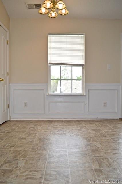 8216 Reames Road Charlotte, NC 28216 - Photo 6 of 12 Gallery Image 6