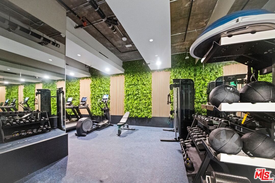 160 North La Peer Drive, Unit 202 Beverly Hills, CA 90211 - Photo 14 of 22