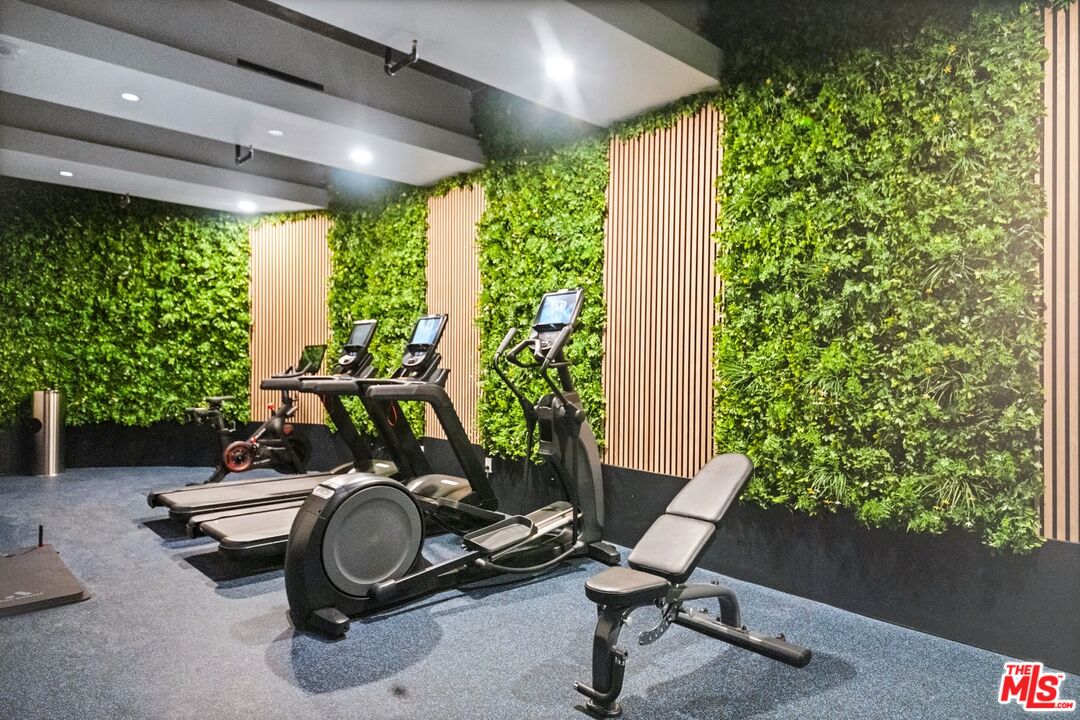 160 North La Peer Drive, Unit 202 Beverly Hills, CA 90211 - Photo 16 of 22