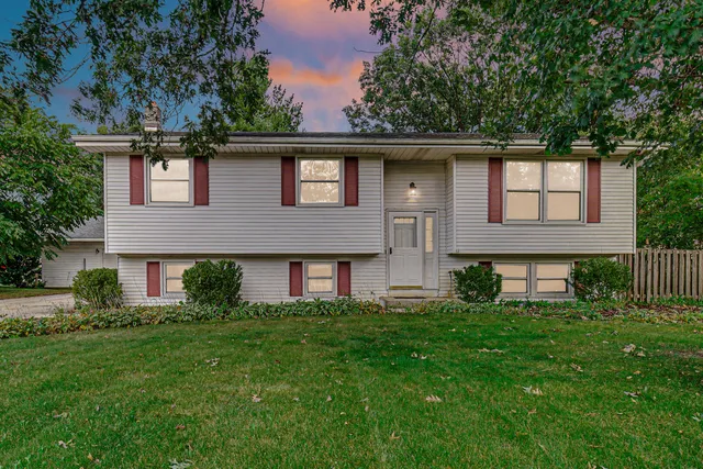 $329,650 | 10447 North 477 East, Demotte, IN 46310