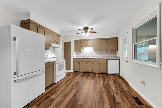 $329,650 | 10447 North 477 East, Demotte, IN 46310