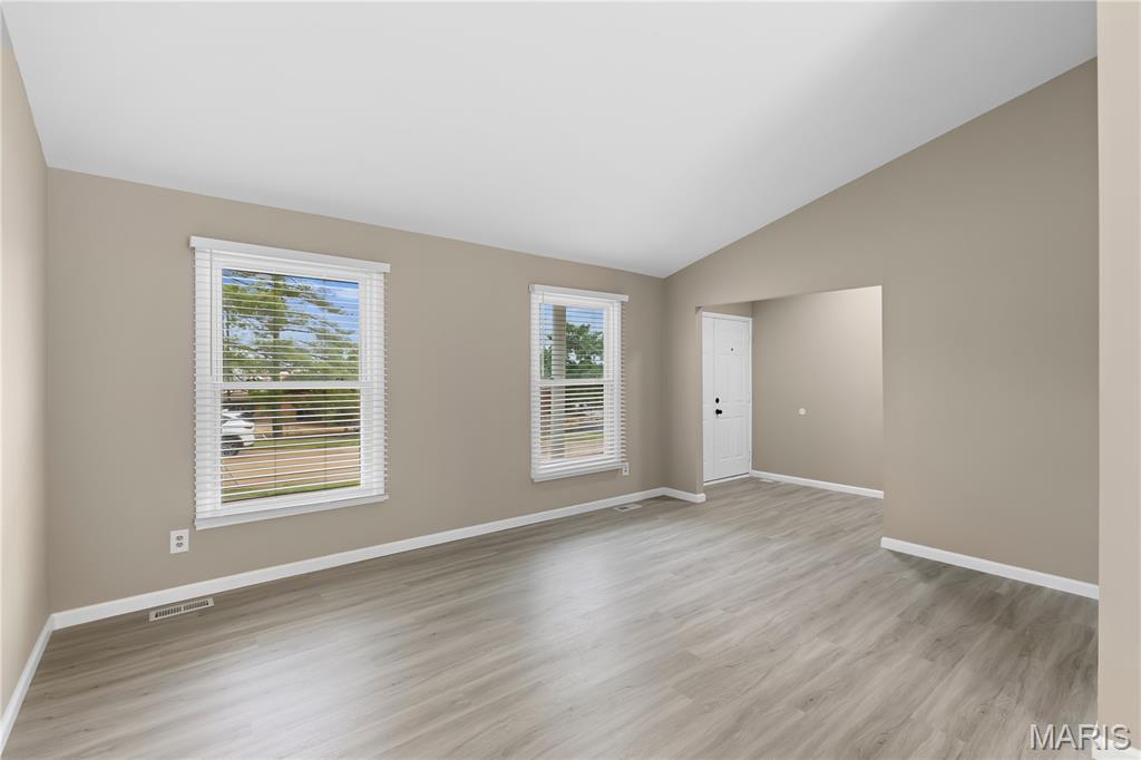 15391 Highcroft Drive Chesterfield, MO 63017 - Photo 5 of 25