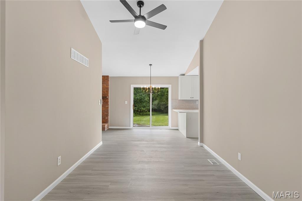 15391 Highcroft Drive Chesterfield, MO 63017 - Photo 6 of 25