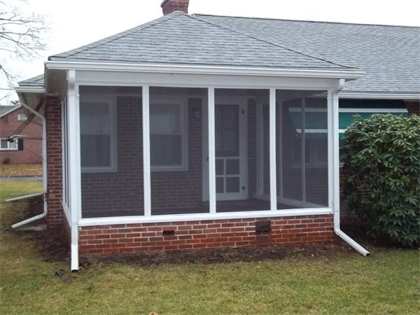 181 Benz Street Springfield, MA 01118 - Photo 4 of 14