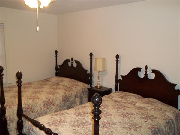 181 Benz Street Springfield, MA 01118 - Photo 8 of 14