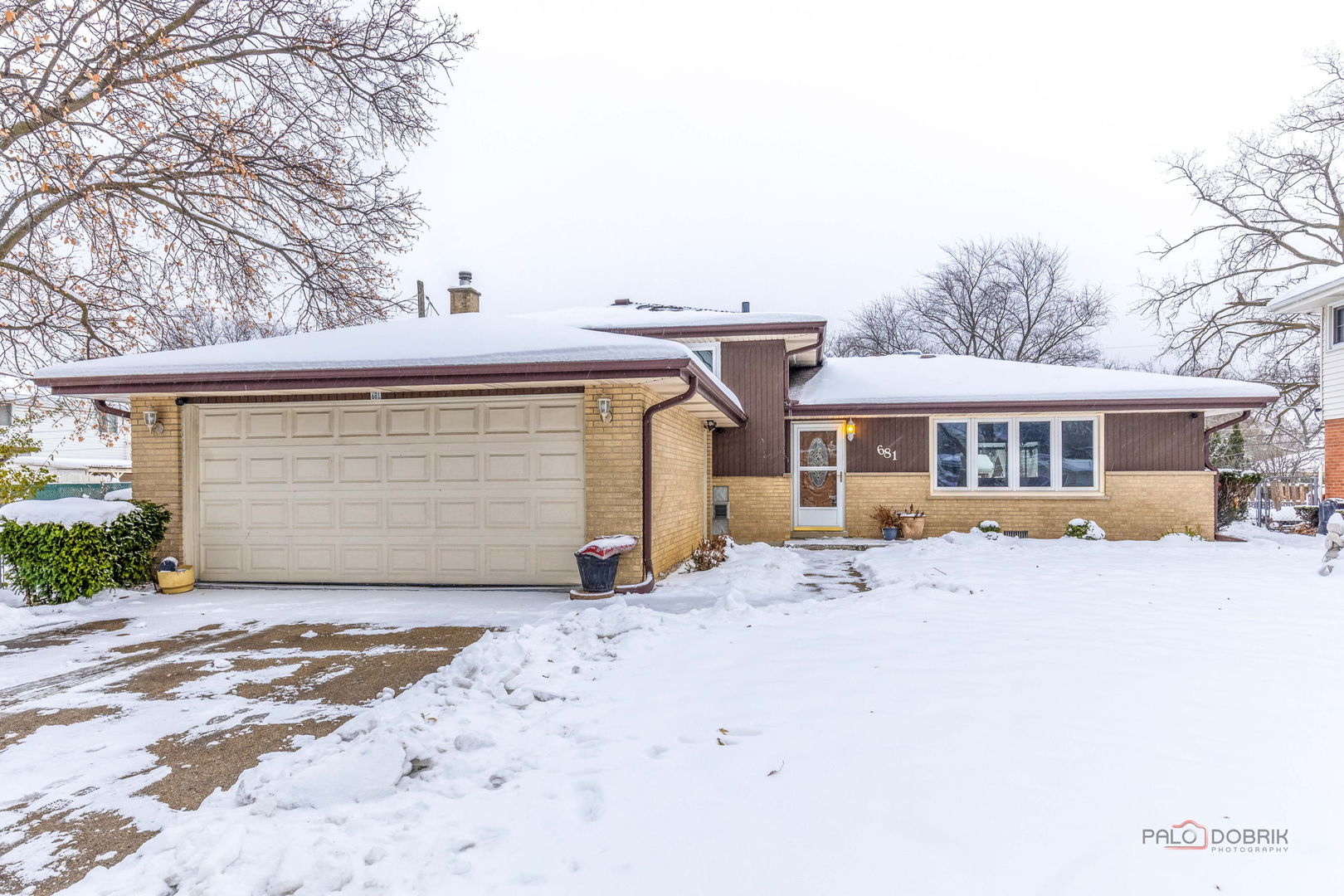 681 South Mt Prospect Road Des Plaines, IL 60016 - Photo 2 of 20 Gallery Image 2
