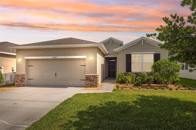 $300,000 | 13614 Hunting Creek Place, Spring Hill, FL 34609