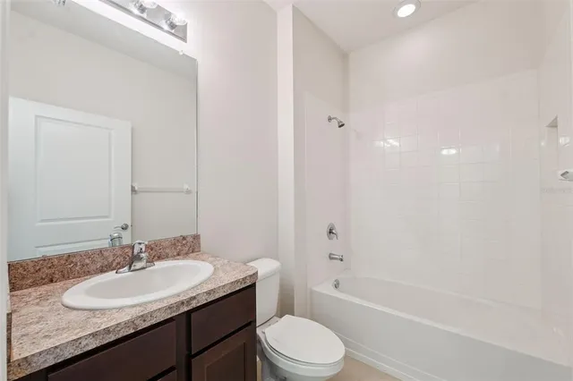 $300,000 | 13614 Hunting Creek Place, Spring Hill, FL 34609