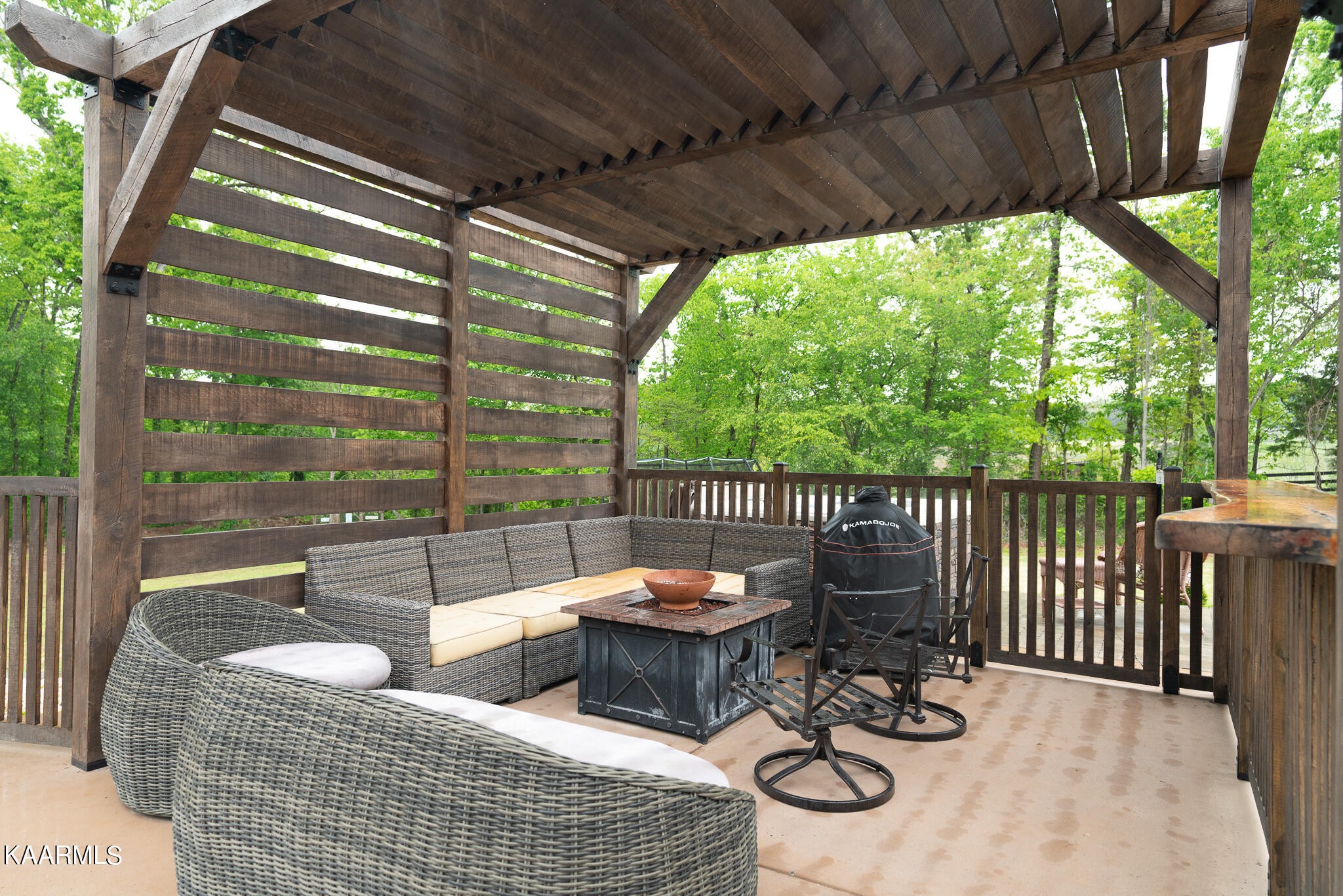 613 Dixon Road Lenoir City, TN 37772 - Photo 37 of 44 a view of a patio on the deck