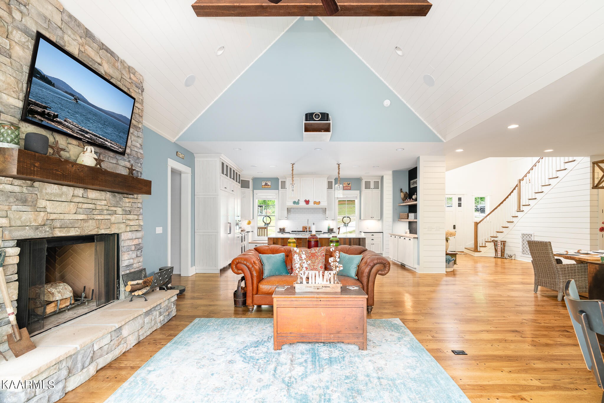 613 Dixon Road Lenoir City, TN 37772 - Photo 6 of 44 a living room with furniture and a fireplace