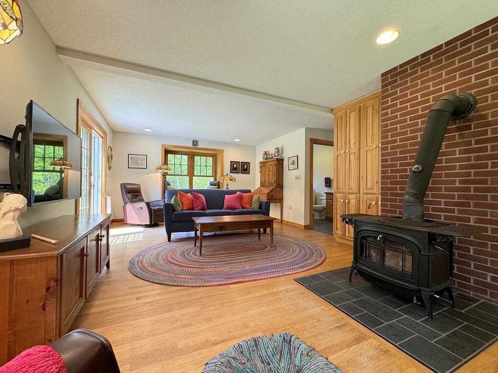 189 Sugar Hill Road Williamsburg, MA 01096 - Photo 14 of 41 Gallery Image 14