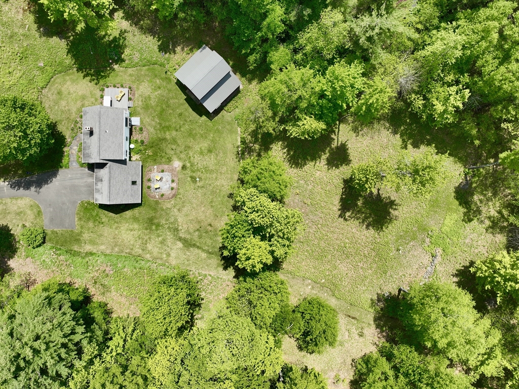 189 Sugar Hill Road Williamsburg, MA 01096 - Photo 5 of 41 Gallery Image 5