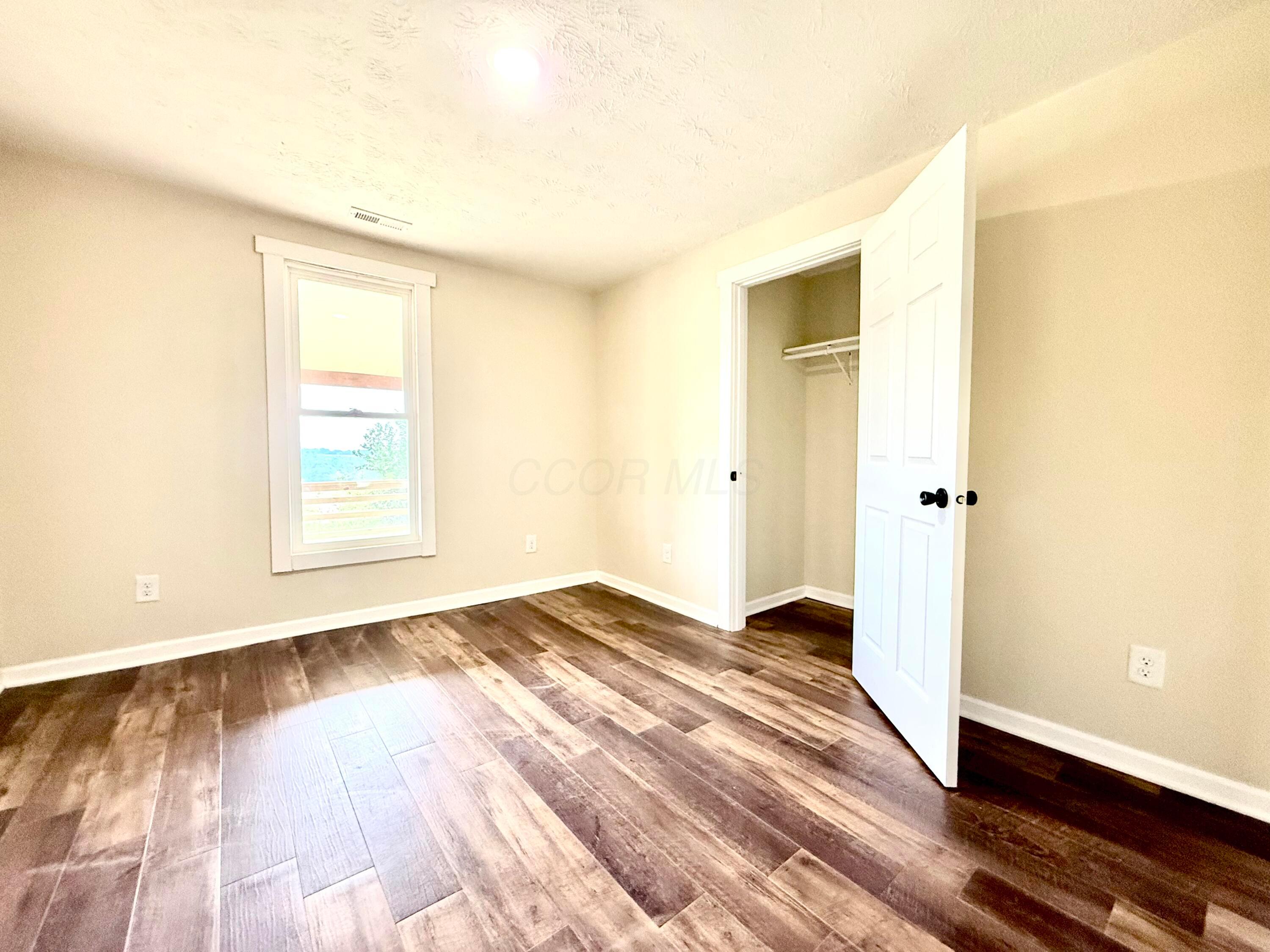 325 Lake Road Southeast Lancaster, OH 43130 - Photo 15 of 17 Bed