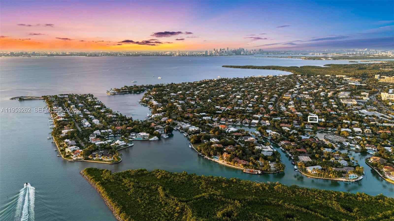 164 West Mashta Drive Key Biscayne, FL 33149 - Photo 2 of 34 a view of a city and ocean