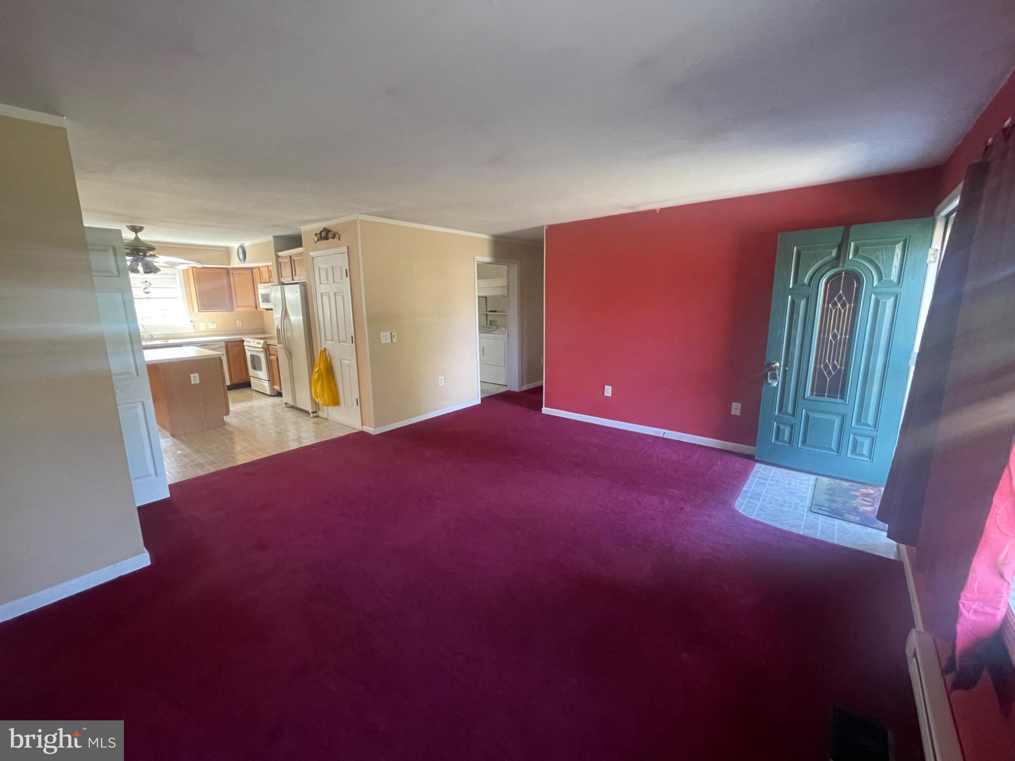 848 Trestle Court Pine Grove, PA 17963 - Photo 6 of 18 Spacious living area with vibrant accents.