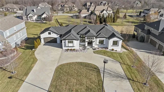 $1,395,000 | 8605 Northeast Shoal Creek Parkway, Kansas City, MO 64157