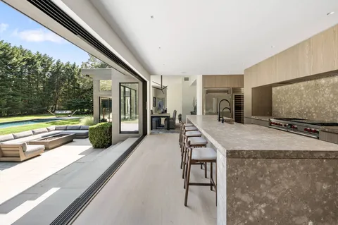 $8,250,000 | 311 Georgica Road, East Hampton, NY 11937