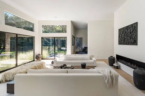 $8,250,000 | 311 Georgica Road, East Hampton, NY 11937