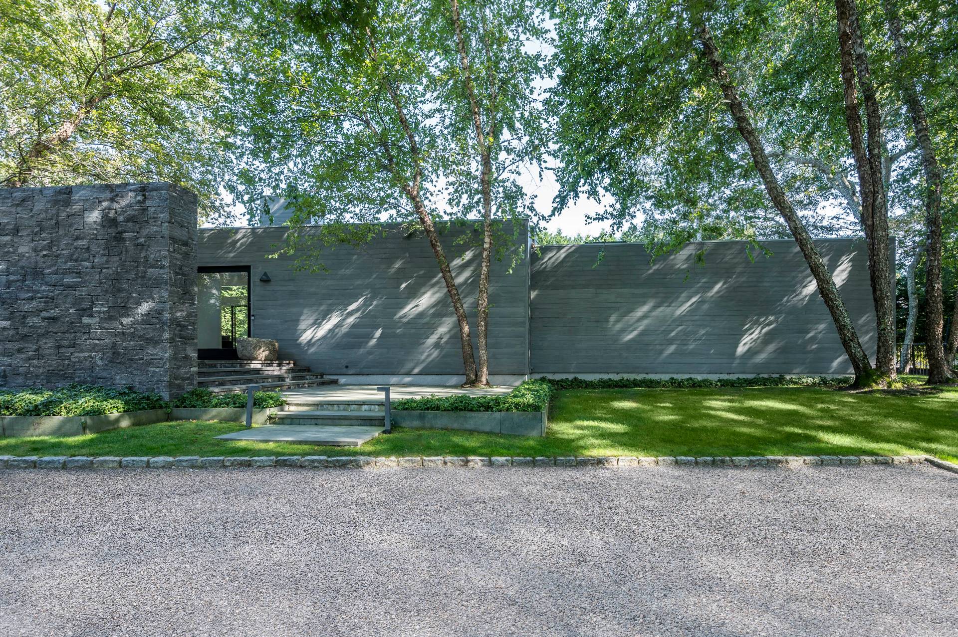 311 Georgica Road East Hampton, NY 11937 - Photo 2 of 41