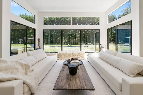 $8,250,000 | 311 Georgica Road, East Hampton, NY 11937