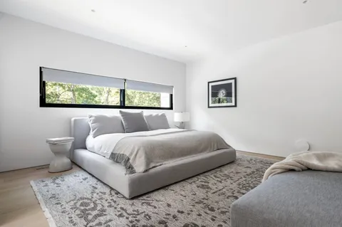 $8,250,000 | 311 Georgica Road, East Hampton, NY 11937