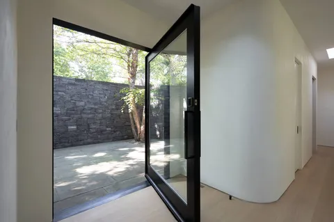 $8,250,000 | 311 Georgica Road, East Hampton, NY 11937