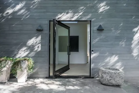 $8,250,000 | 311 Georgica Road, East Hampton, NY 11937