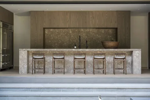 $8,250,000 | 311 Georgica Road, East Hampton, NY 11937