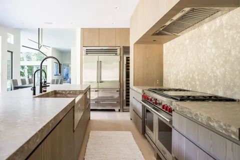 $8,250,000 | 311 Georgica Road, East Hampton, NY 11937