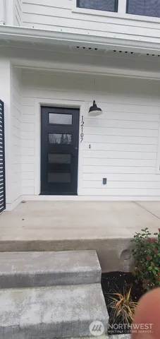 $2,800 | 12107 127th Ave Court East, Puyallup, WA 98374